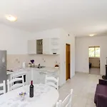 Apartamento Dingac *