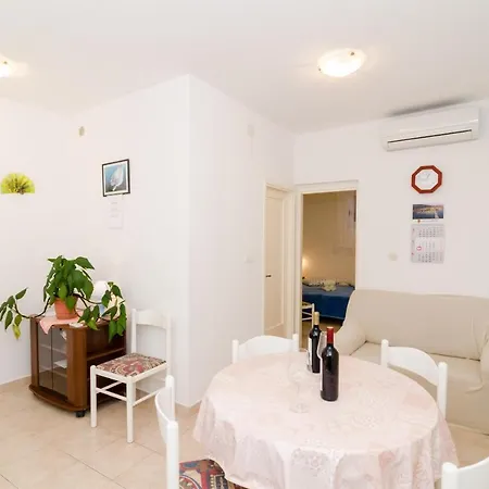 Dingac Apartament *