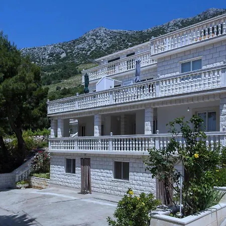 Apartments Villa Dingac *