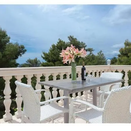 Apartments Villa Dingac *